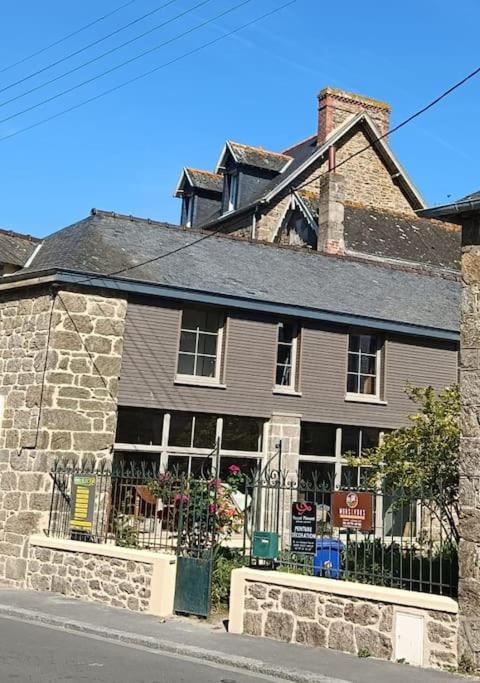 L'Aumonerie De Rotheneuf Lägenhet Saint-Malo Exteriör bild